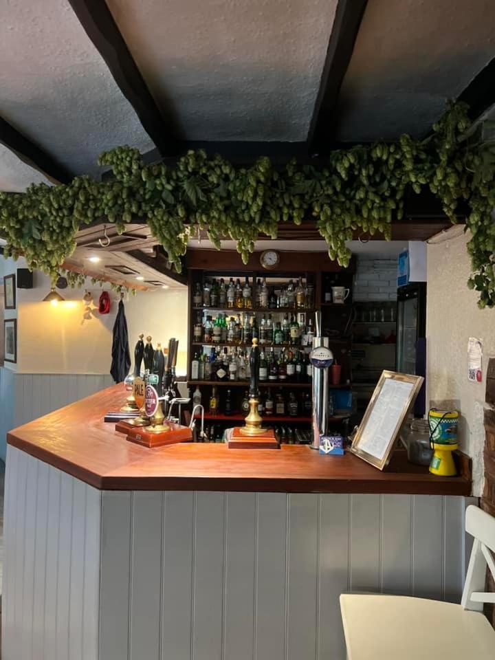 Anchor Inn Oake Εξωτερικό φωτογραφία